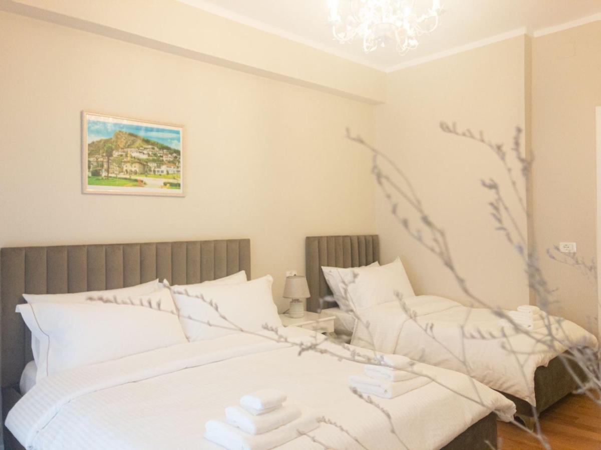 Olimpia Inn Berat Buitenkant foto